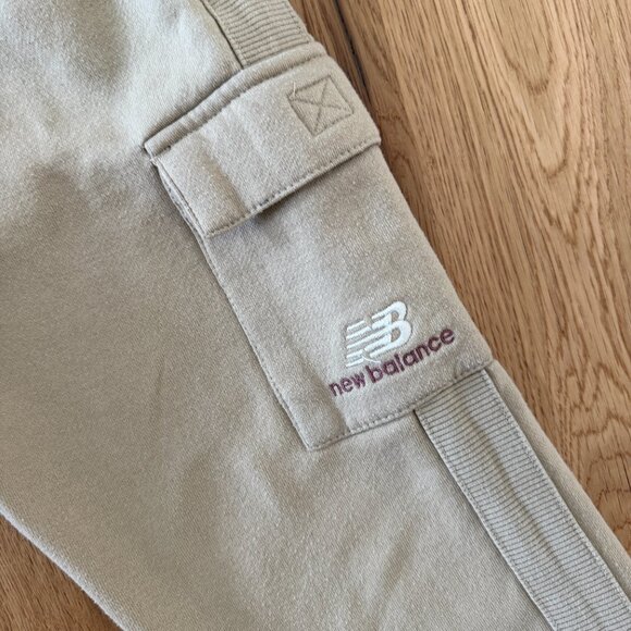 NEW BALANCE KIDS HOODIE & SWEATPANTS - Picture 5 of 12